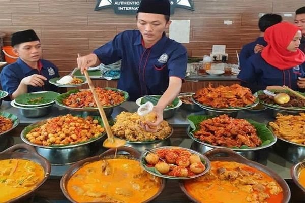 Buat Penggemar Masakan Khas Minang Ketahuilah Perbedaan Nasi Padang