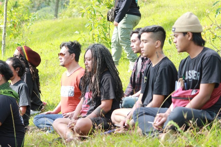 meditasi kemah owah