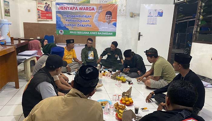 Program Menyapa Warga, Relawan Anies Gelar Silaturahmi dengan Warga Kota Bambu Selatan