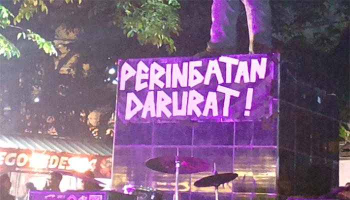 Peringatan Darurat, Mimbar Curhat: ‘Sakitnya Tuh Disini’