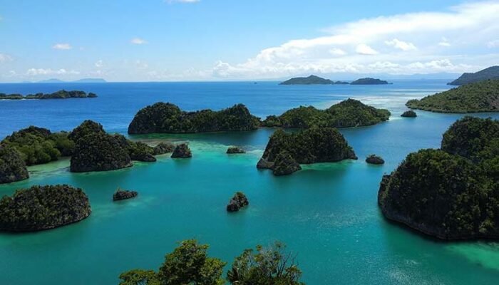 Pulau Gag: Di Antara Surga Laut Raja Ampat dan Tambang yang Menggerusnya