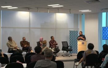 Transisi Energi Tertinggal, Ekonom: Narasi Hijau Tak Cukup