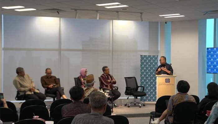 Transisi Energi Tertinggal, Ekonom: Narasi Hijau Tak Cukup