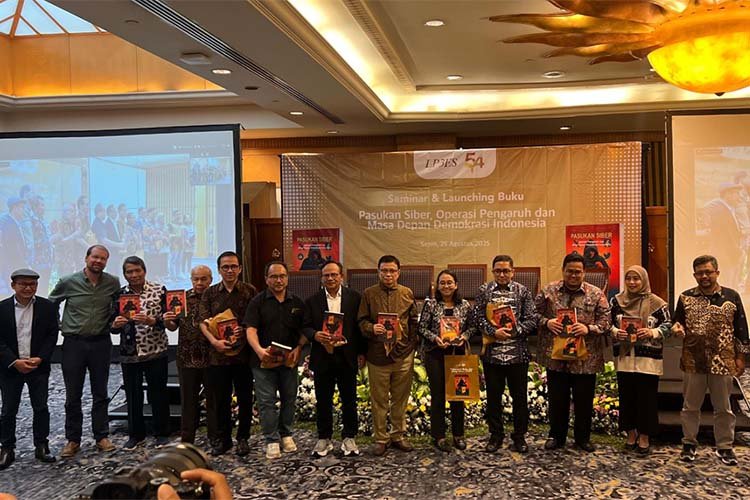 LP3ES Luncurkan Buku Pasukan Siber
