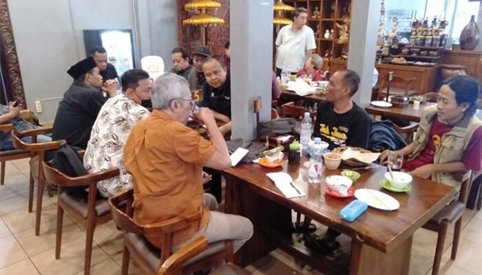 Diskusi FWPJT: Demo Rusuh atau Perusuh Demo, Siapa yang Salah?