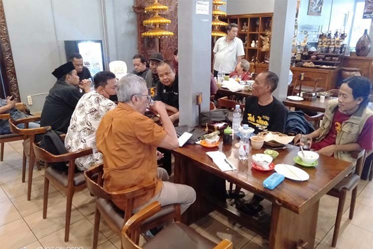 FWPJT Demo Rusuh atau Perusuh Demo