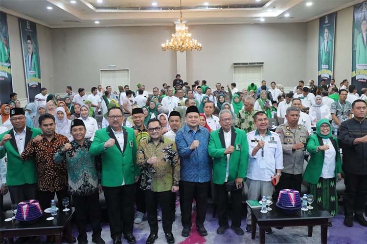 kahmi Sulawesi Menggugat