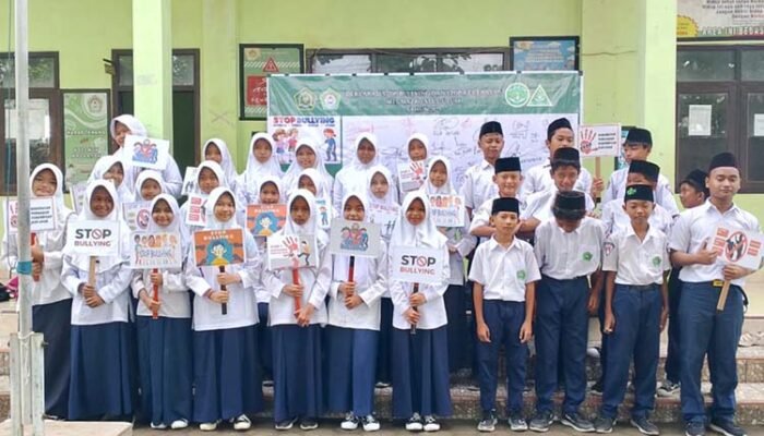 MTs Mazro’atul Ulum Pringtulis Jepara Deklarasikan Sekolah Anti-Bullying