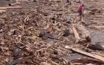 Banjir, Longsor dan yang Abai Menjaga Rumah Sendiri