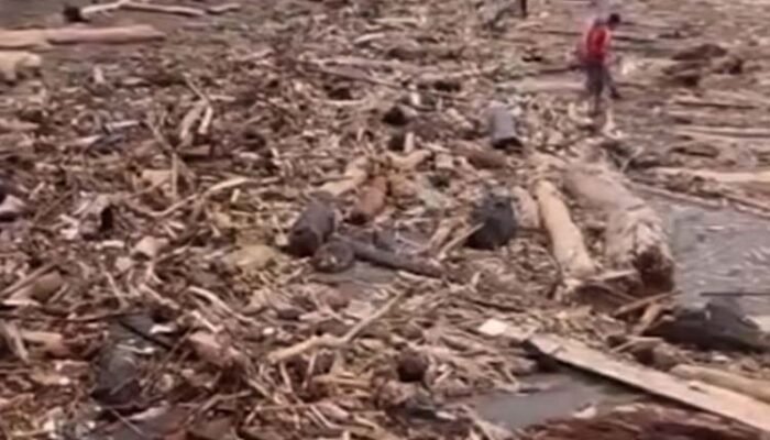 Banjir, Longsor dan yang Abai Menjaga Rumah Sendiri