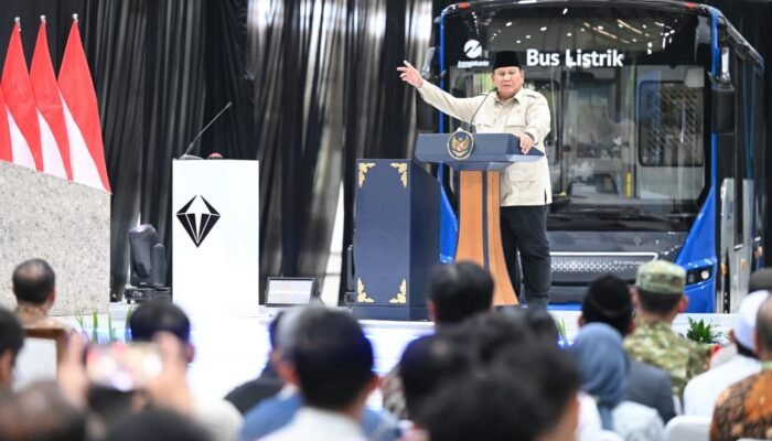 Ternyata Milik Grup Bakrie, Prabowo Resmikan Pabrik Perakitan Kendaraan Listrik di Magelang