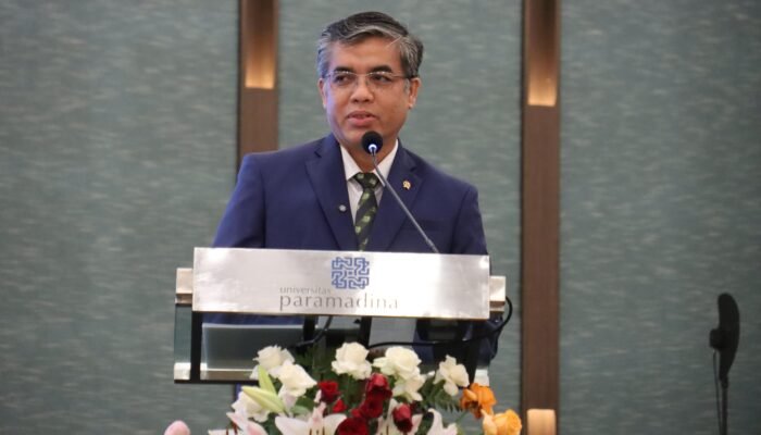 Orasi Ilmiah Universitas Paramadina, Menaker Yassierli: Lulusan Perguruan Tinggi Harus Miliki Strategi Triple Readiness