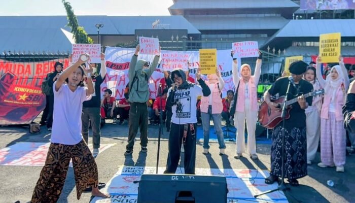 Hari Buruh di Jateng, Aktivis dan Kaukab Band Suarakan Perlawanan