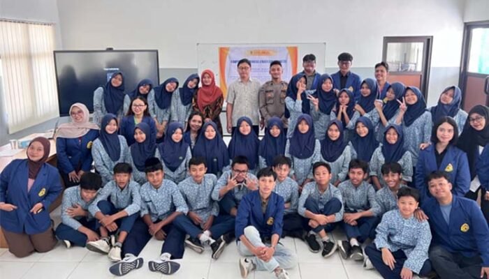 Mahasiswa Ilmu Komunikasi USM Gelar Kampanye “Pelecehan Tak Kenal Gender” di SMP Islam Sultan Agung 4 Semarang