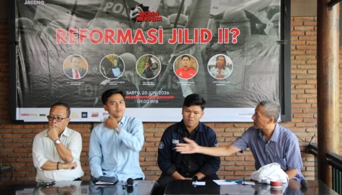 Forum Bicara Merdeka: Reformasi Jilid II, Nur Hidayat Sardini Soroti Minimnya Forum Diskusi Kritis di Semarang