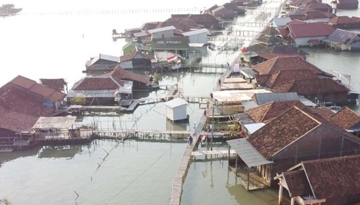 Awas Penumpang Gelap! Giant Seawall Pantura Dinilai Lebih Untungkan Pemodal daripada Warga Pesisir