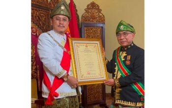 Ketua Umum PBNU Gus Yahya Terima Gelar Pangeran Notogamo dari Kesultanan Palembang Darussalam