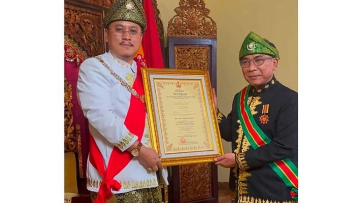 Ketua Umum PBNU Gus Yahya Terima Gelar Pangeran Notogamo dari Kesultanan Palembang Darussalam