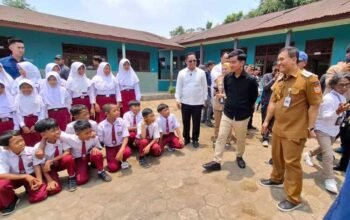 Tinjau Korban Keracunan MBG Batang Bersama Ahmad Luthfi, Wapres Gibran Sampaikan Maaf dan Garansi Evaluasi