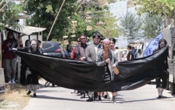 “Perahu Kayu” Buka Prosesi Ngunduh Mantu “Presiden KOWE Duwe Gawe” Jadi Simbol Bahtera Cinta