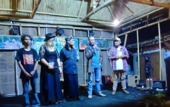 “Ode Untuk Namamu”: Hangatnya Kolaborasi Puisi dan Rupa yang Hidupkan Kebun Makna Magelang