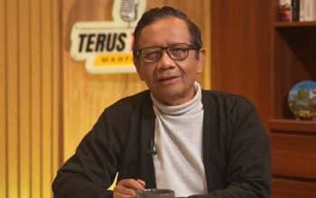 Survei SMRC: Mahfud MD Rajai Skor Kepemimpinan, Prabowo dan Gibran Tercecer di Bawah