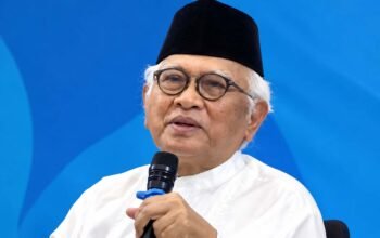 Gus Mus dan Ibu Gus Yahya Undang 35 Kiai Sepuh ke Lirboyo: Bahas Kasus Kuota Haji Tambahan Gus Yaqut